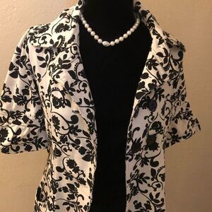 LA Kitty black & white printed  ruffle short sleeve jacket size S